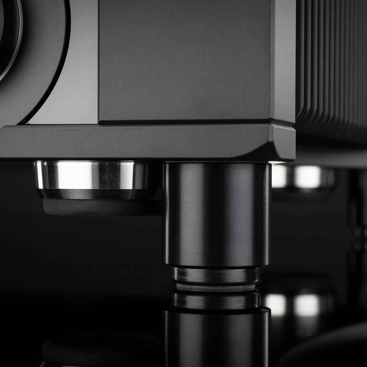 MoFi StudioDeck Foundation Turntable w/ StudioTracker Cartridge