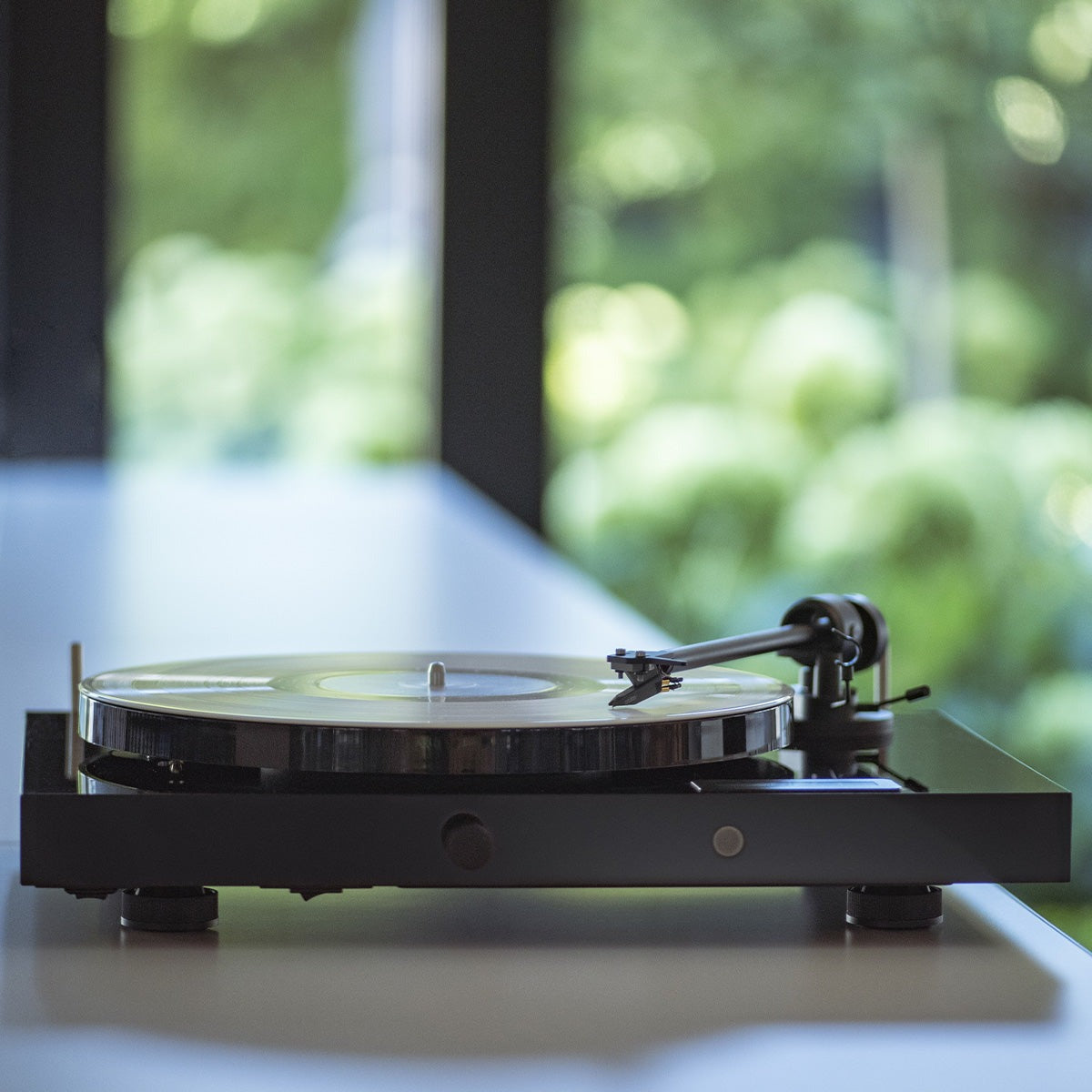 Pro-Ject Juke Box E1 Turntable