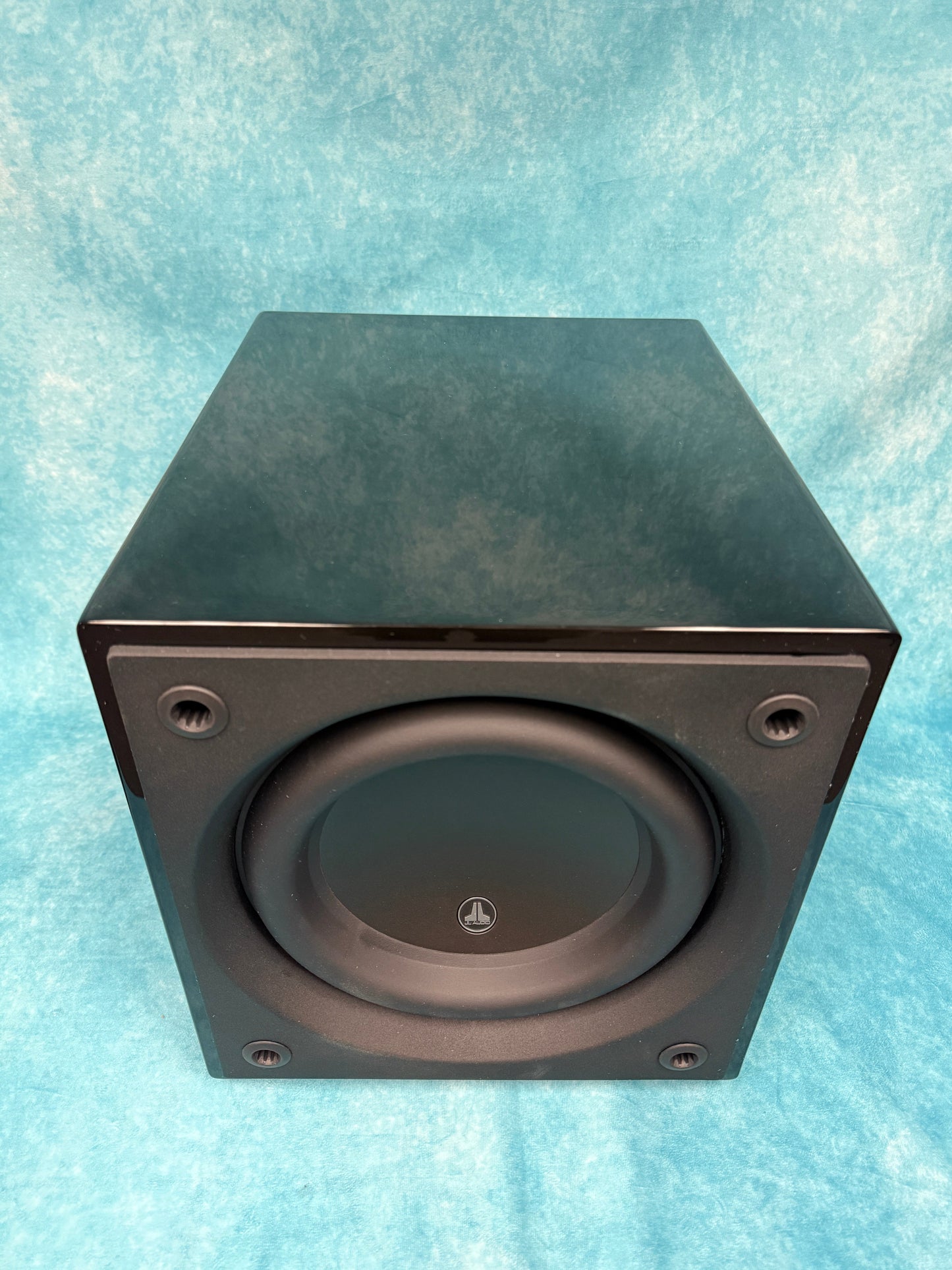 JL Audio OPEN BOX d110 Powered Subwoofer - Gloss Black - B Grade