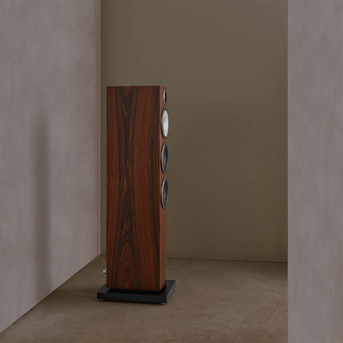 Bowers & Wilkins 704 S3 3-Way Floorstanding Loudspeaker