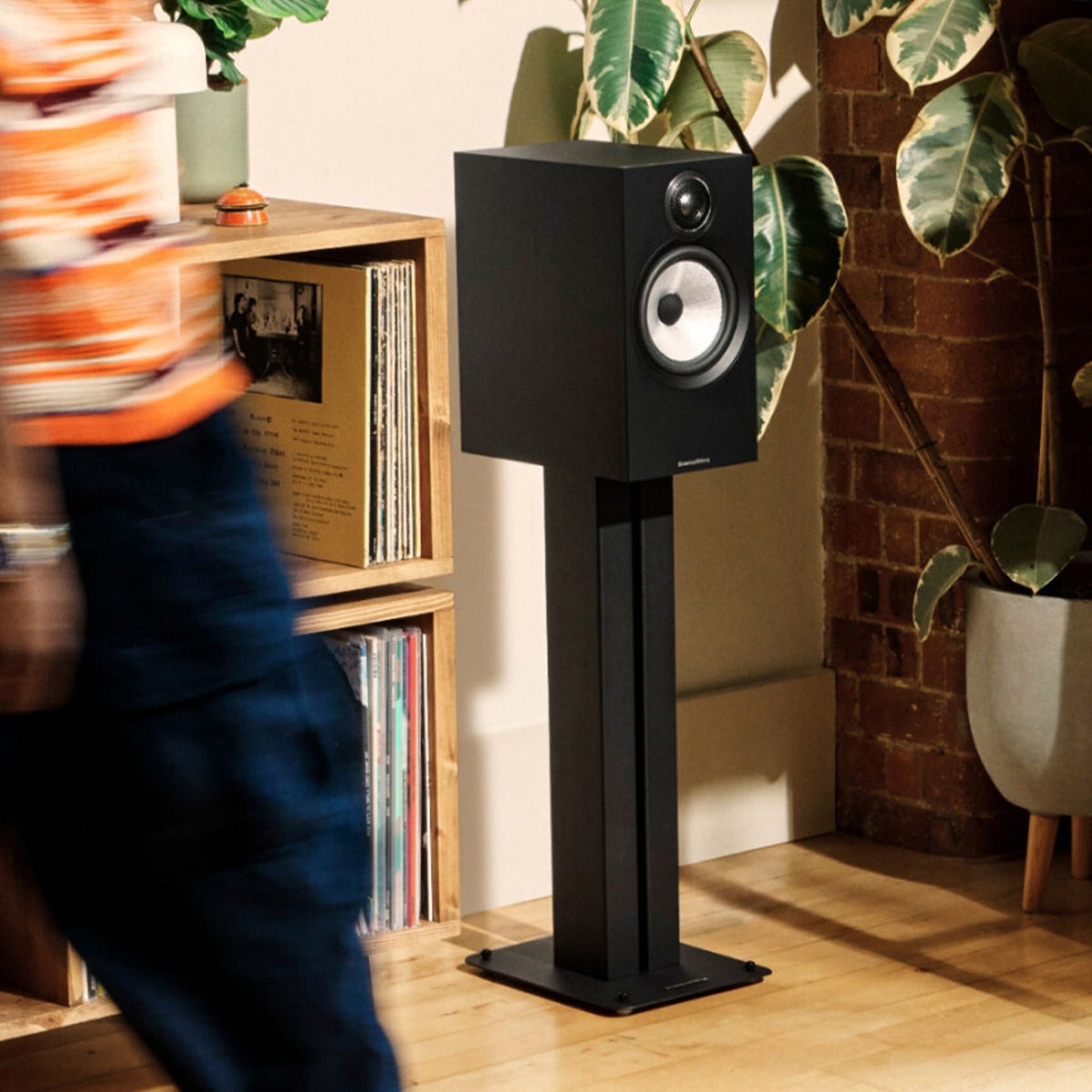 606 S3 BLACK
