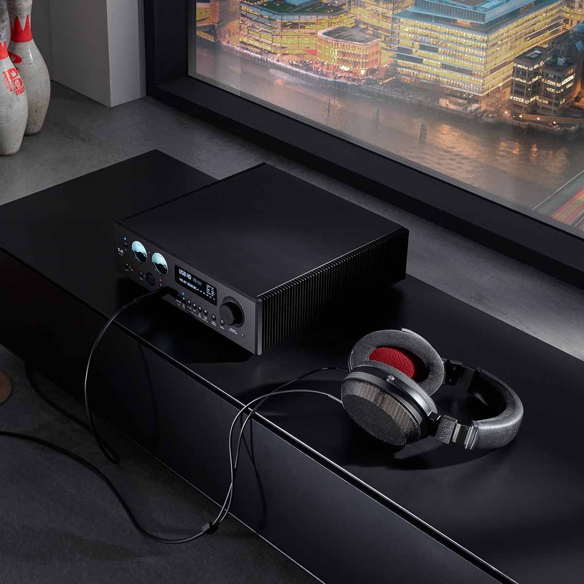 T+A Solitaire P-SE High Performance open-back Planar Magnetostatic Headphones