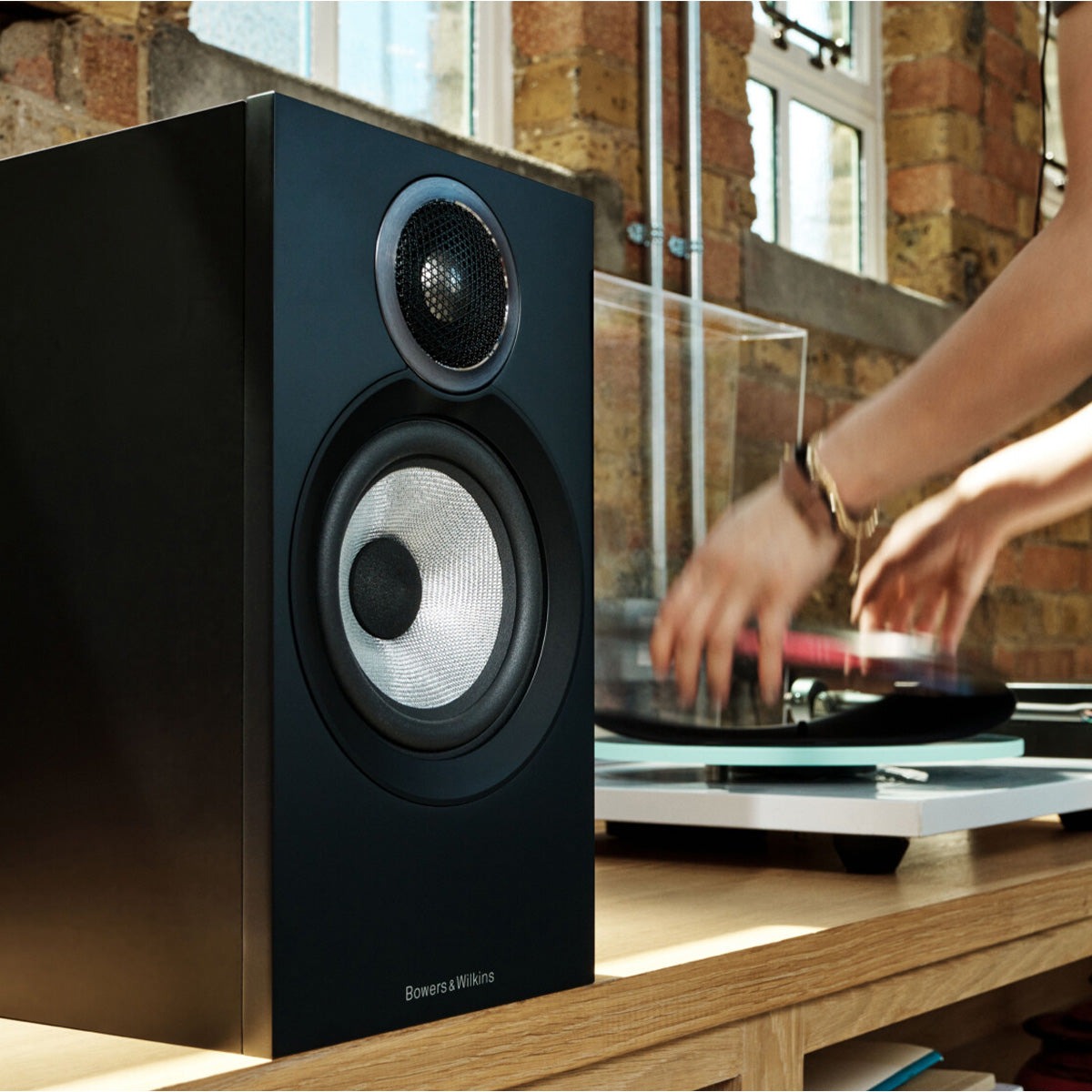 Bowers & Wilkins 607 S3 Bookshelf Speakers - Pair