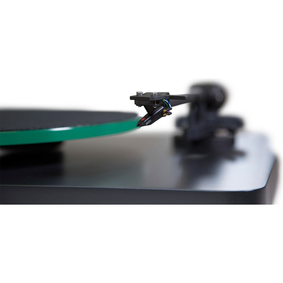 NAD C558 Manual Belt-Drive Turntable